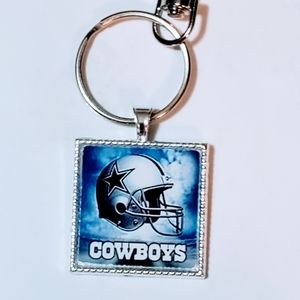 Dallas cowboys hand.ade Keyring glass faced new